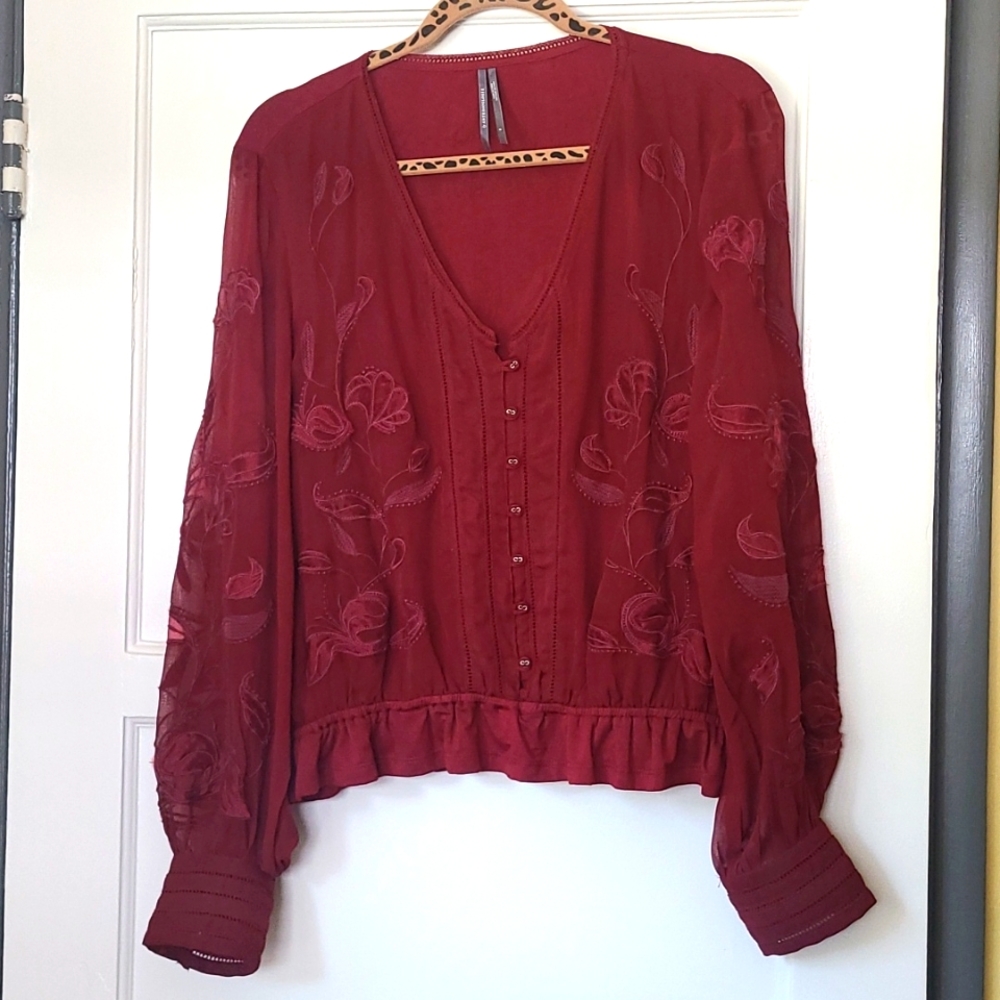Anthropologie Embroidered floral Buttondown, SZ M Dark Red. BRAND NEW